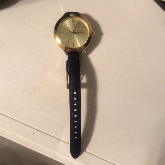 Michael Kors watch - Picture 3 of 3